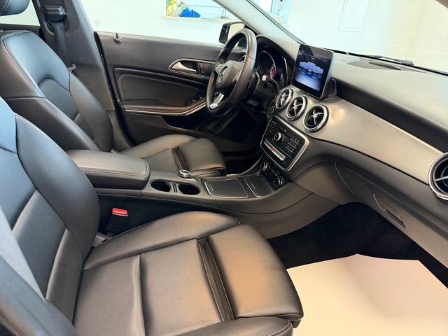 Mercedes-Benz CLA klasa 200 d ***ODLIČAN***, fotografija 12