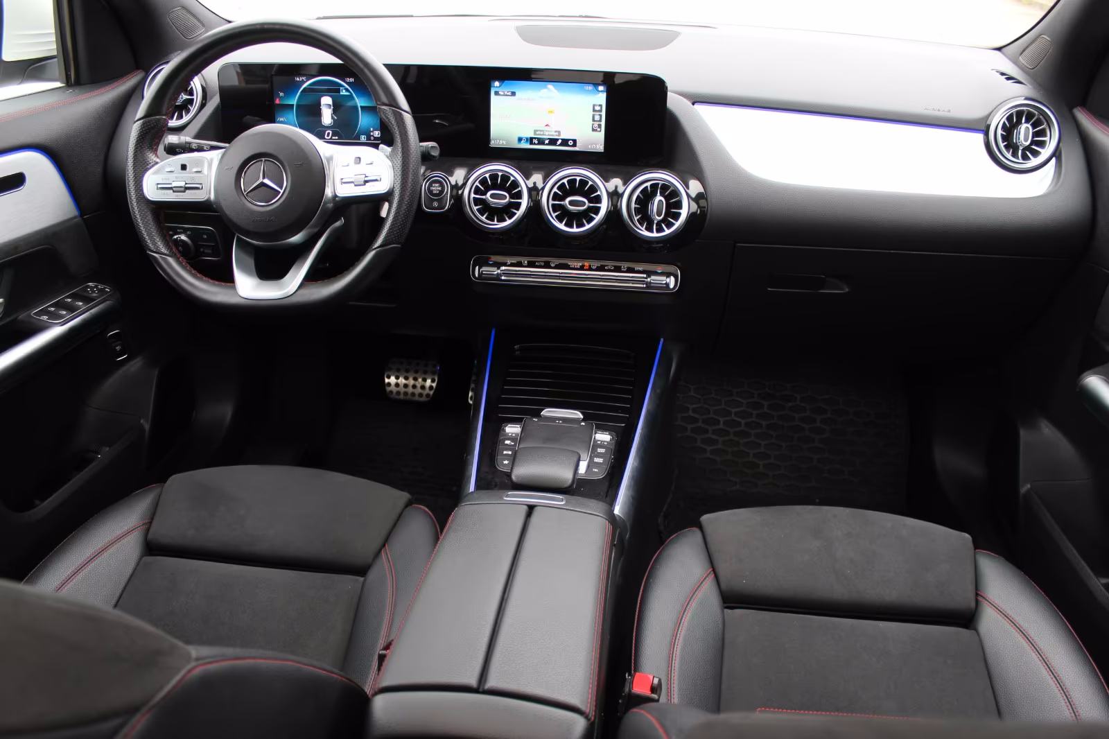 Mercedes-Benz GLA 220D⭐️PANORAMA⭐️4MATIC⭐️AMG-LINE⭐️LED⭐️PDC⭐, fotografija 6