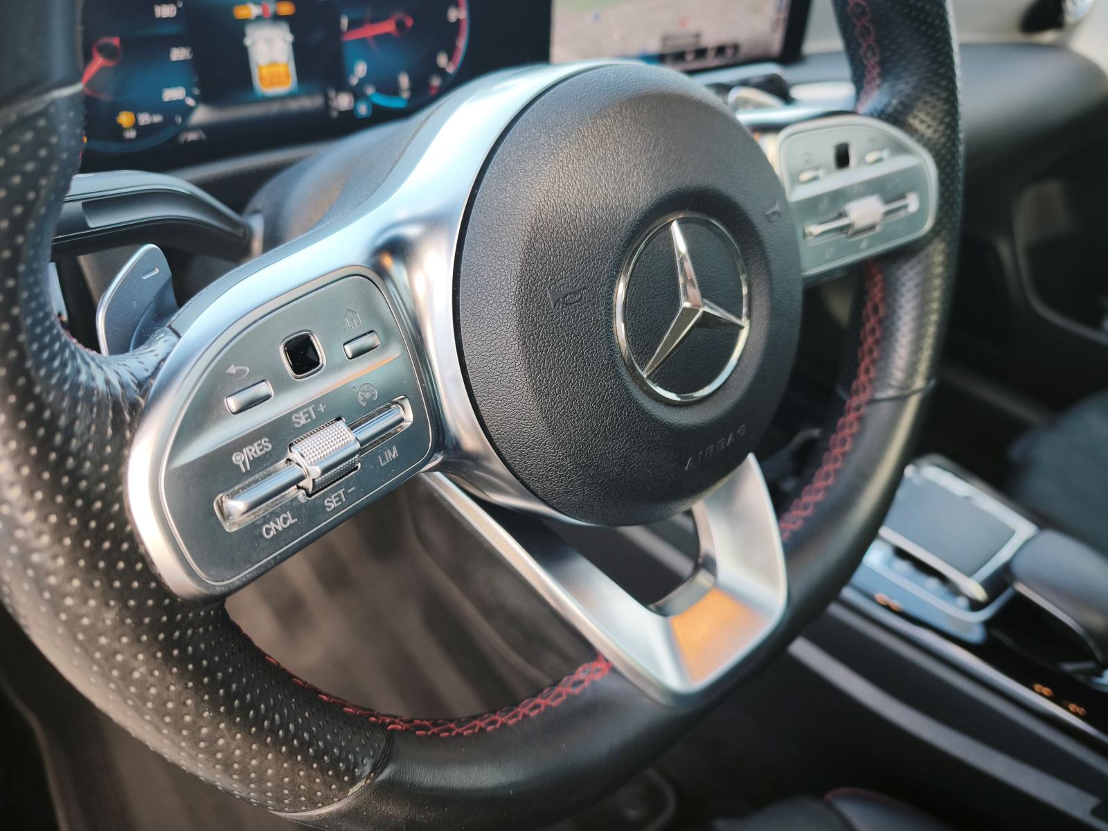 Mercedes-Benz CLA 220 d**AMG Line**, fotografija 12