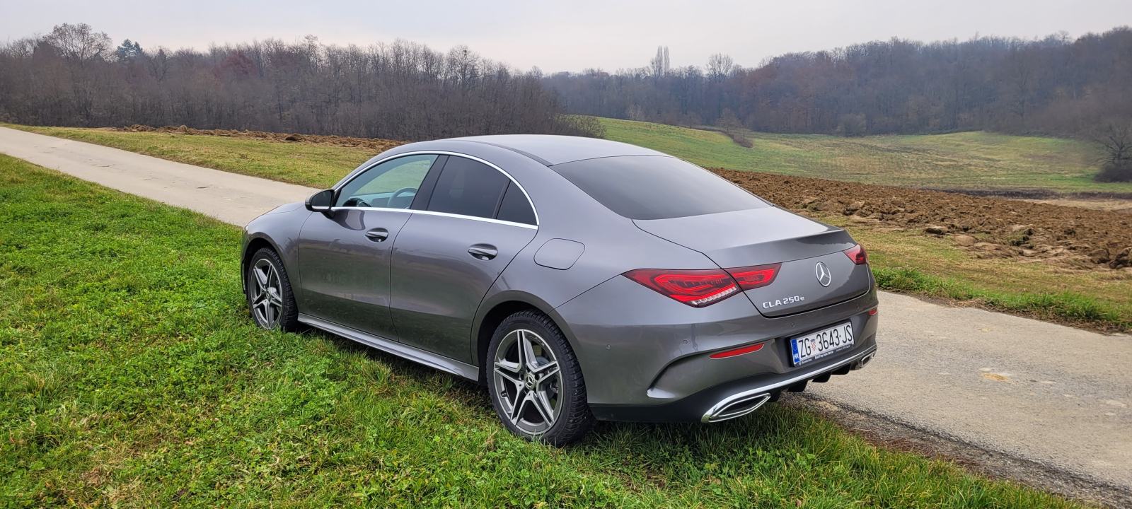Mercedes-Benz CLA 250e plug in hybrid, fotografija 10