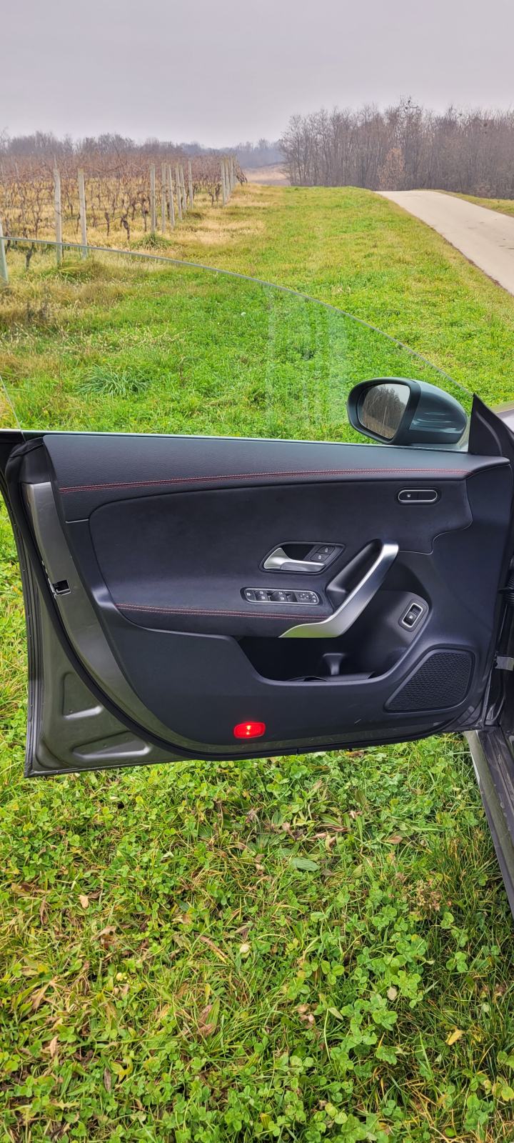 Mercedes-Benz CLA 250e plug in hybrid, fotografija 16
