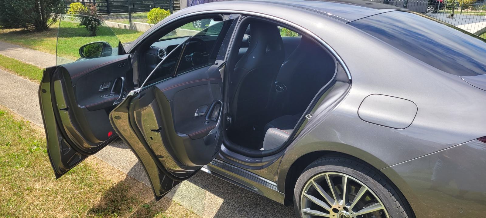 Mercedes-Benz CLA 250e plug in hybrid, fotografija 18