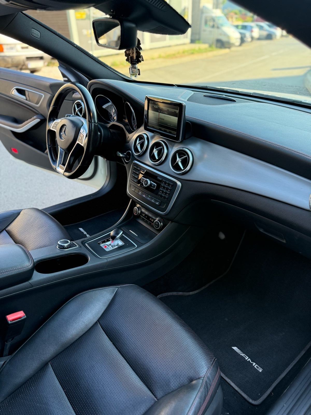 Mercedes-Benz CLA klasa 45 AMG 4MATIC Panorama,Koža,H&K,19”,Zamjena!!, fotografija 6