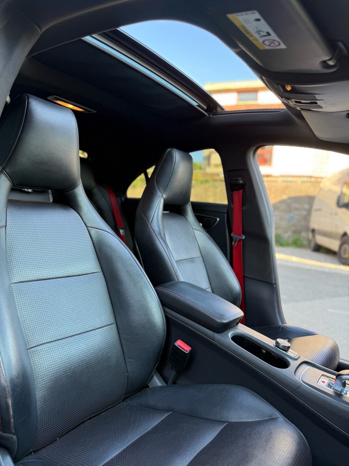 Mercedes-Benz CLA klasa 45 AMG 4MATIC Panorama,Koža,H&K,19”,Zamjena!!, fotografija 7