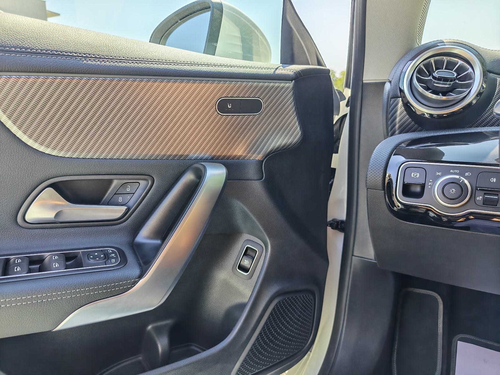 Mercedes-Benz CLA klasa CLA 180, fotografija 18