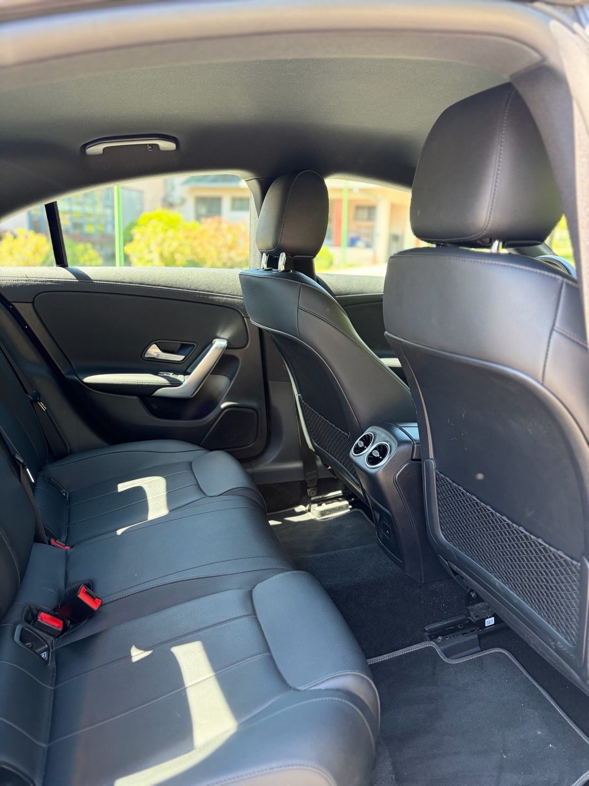 Mercedes-Benz CLA200d- 2.0 150ks-AMBILIGHT-LED-CRNO NEBO, fotografija 17