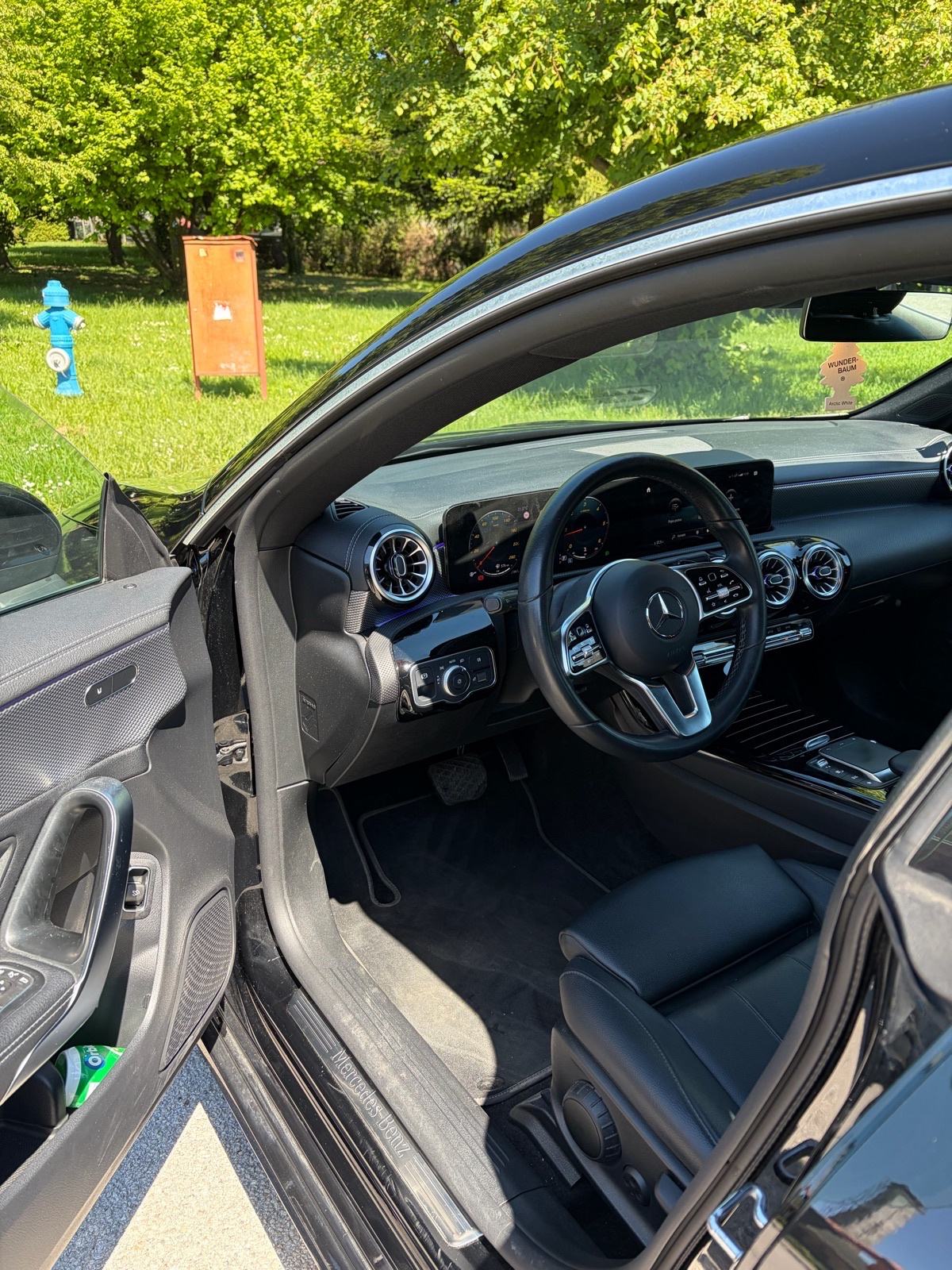 Mercedes-Benz CLA200d- 2.0 150ks-AMBILIGHT-LED-CRNO NEBO, fotografija 9