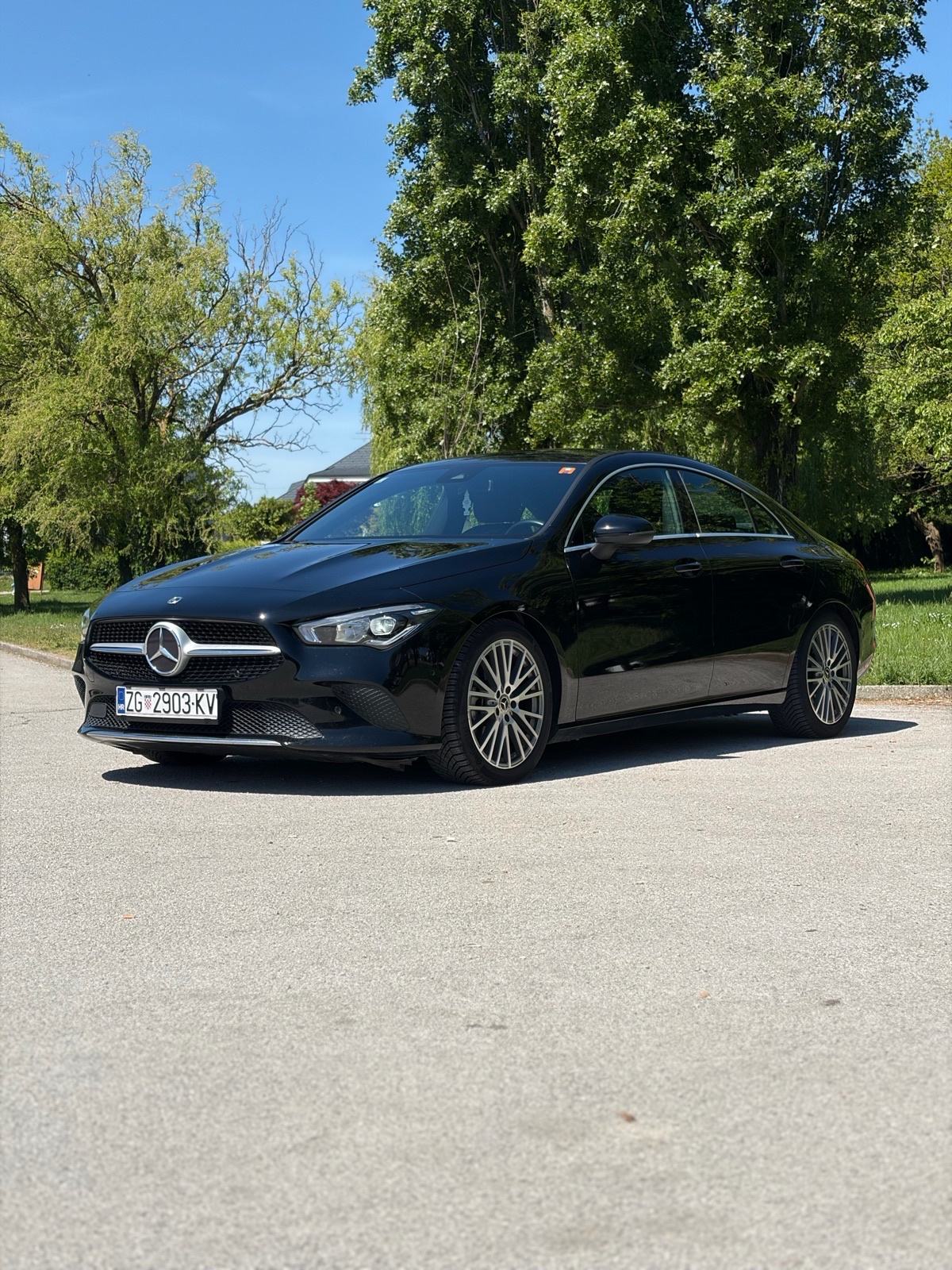Mercedes-Benz CLA200d- 2.0 150ks-AMBILIGHT-LED-CRNO NEBO, fotografija 3