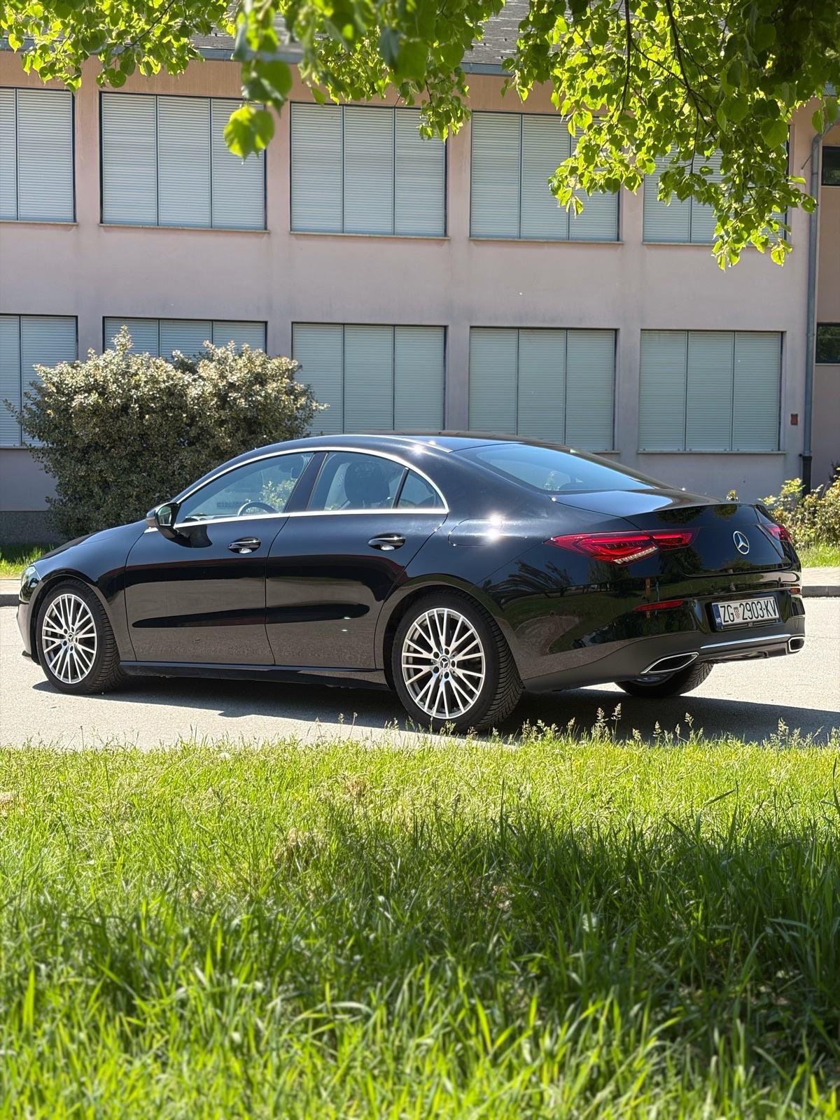 Mercedes-Benz CLA200d- 2.0 150ks-AMBILIGHT-LED-CRNO NEBO, fotografija 5