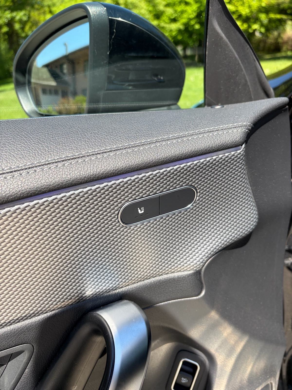 Mercedes-Benz CLA200d- 2.0 150ks-AMBILIGHT-LED-CRNO NEBO, fotografija 18