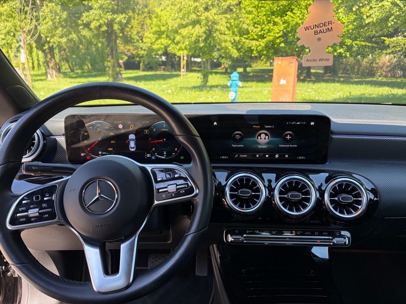 Mercedes-Benz CLA200d- 2.0 150ks-AMBILIGHT-LED-CRNO NEBO, fotografija 11