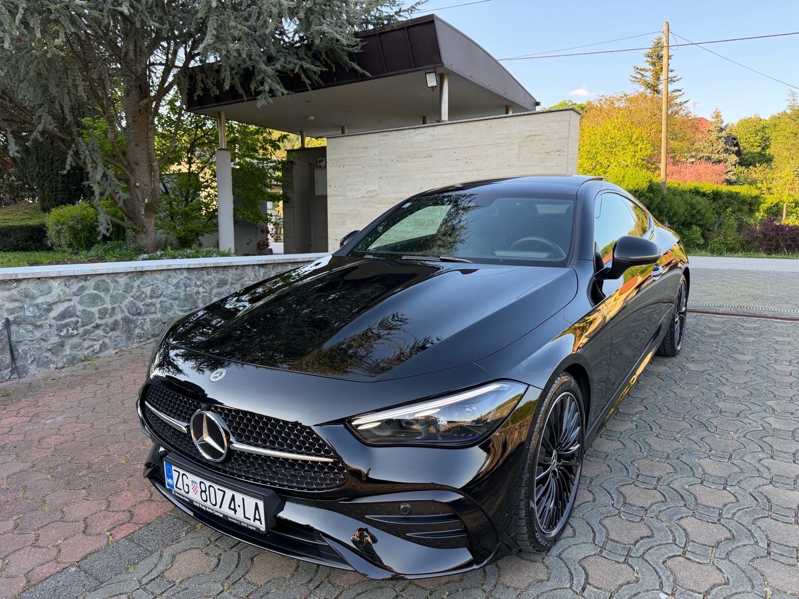 Mercedes-Benz CLE 300 4MATIC AMG LINE,DIGITAL LIGHT,PANO,KAM360,BURMES, pogled izvana - slika 1
