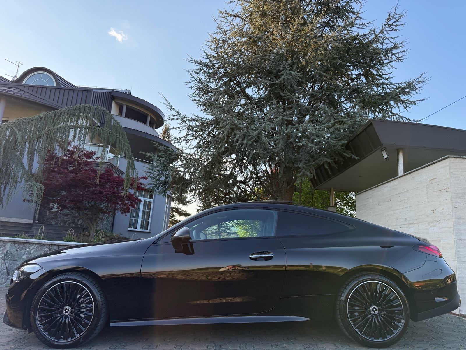 Mercedes-Benz CLE 300 4MATIC AMG LINE,DIGITAL LIGHT,PANO,KAM360,BURMES, pogled izvana - slika 3