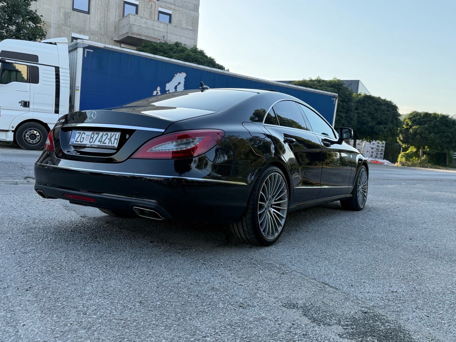 Mercedes-Benz CLS350d 4matic Bluetec, pogled izvana - slika 4