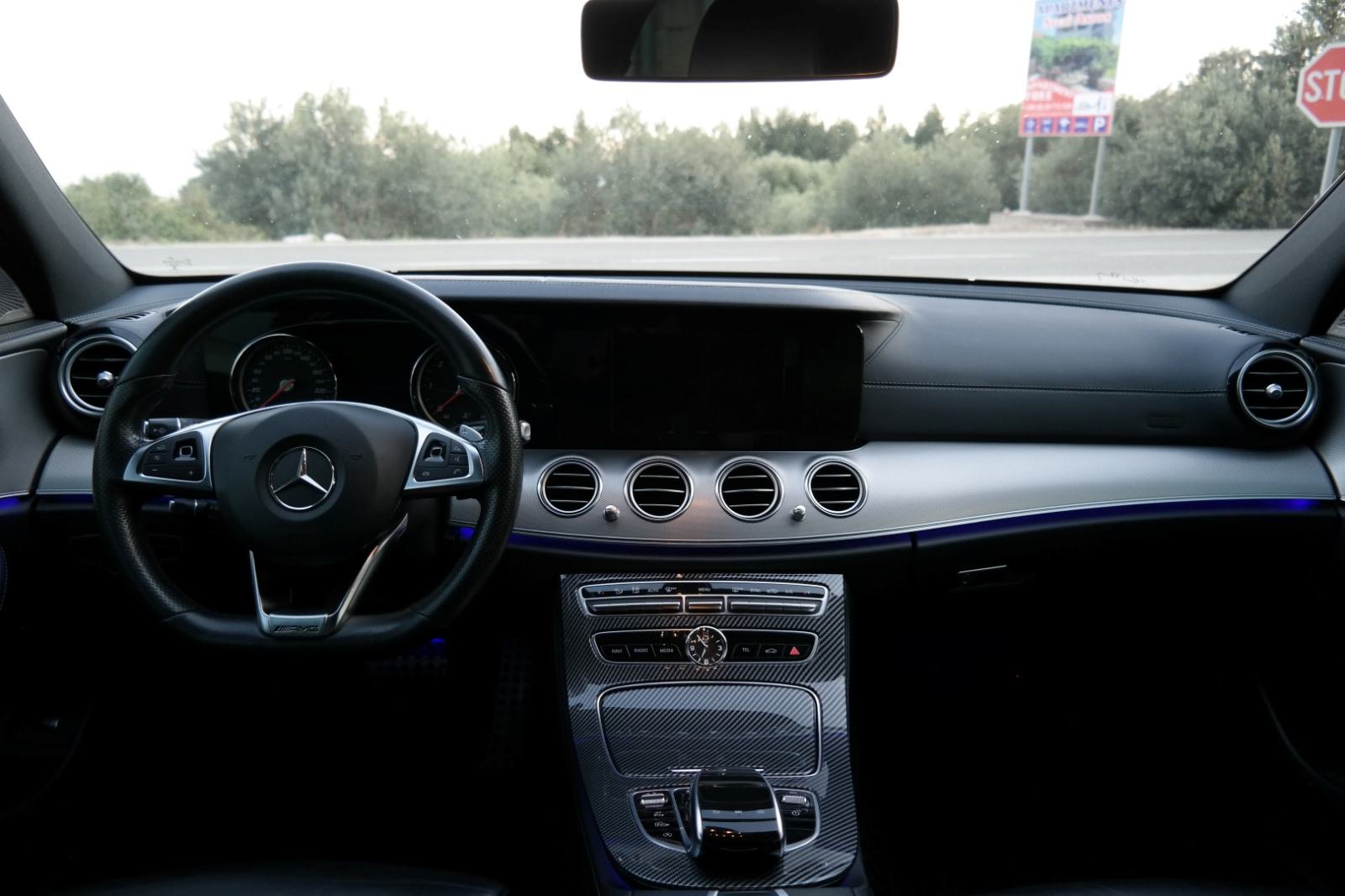 Mercedes-Benz E-220 AMG ksenon,360 kamera,koža,navigacija,nove gume, fotografija 13
