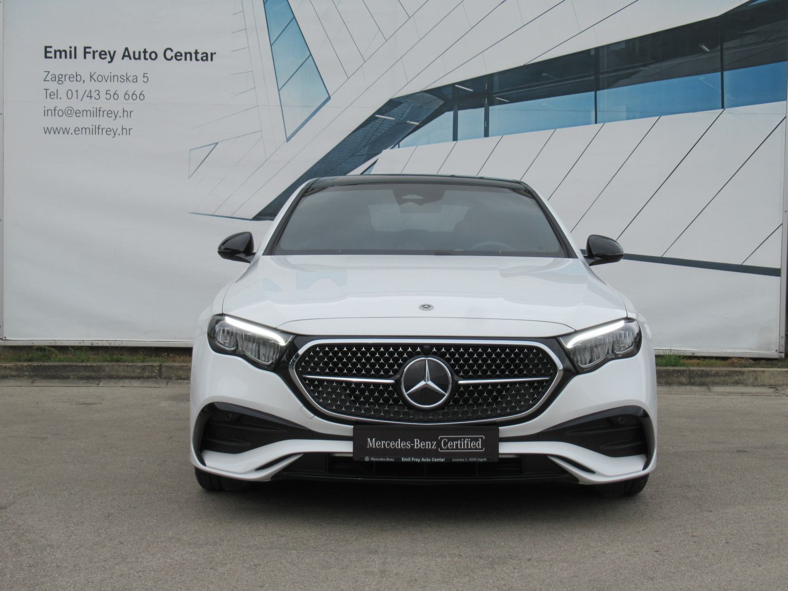 Mercedes-Benz E 220 d AMG Line/ Panorama/ Night paket/ 19"