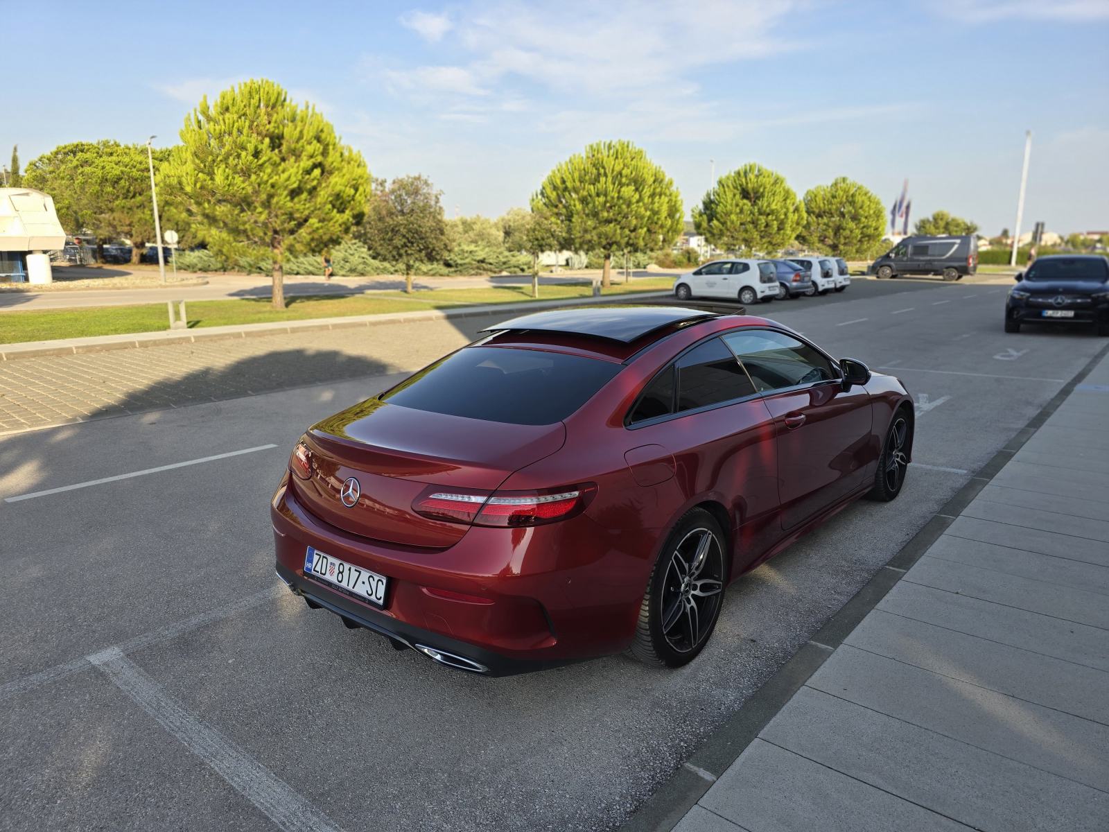 Mercedes-Benz E 220 d Coupé AMG Line 9G-TRONIC | AIRMATIC | PANORAMA, fotografija 8