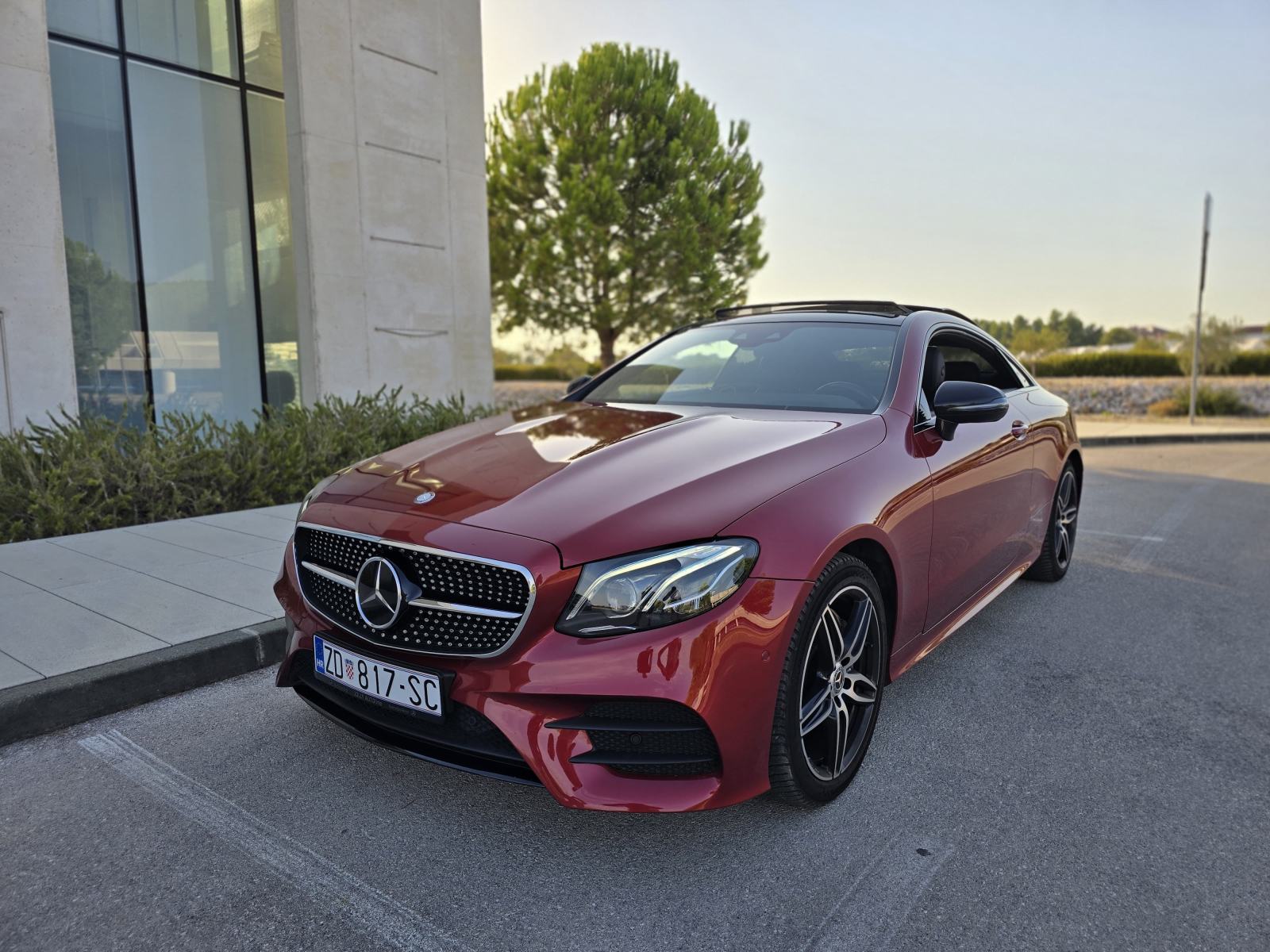 Mercedes-Benz E 220 d Coupé AMG Line 9G-TRONIC | AIRMATIC | PANORAMA, fotografija 2