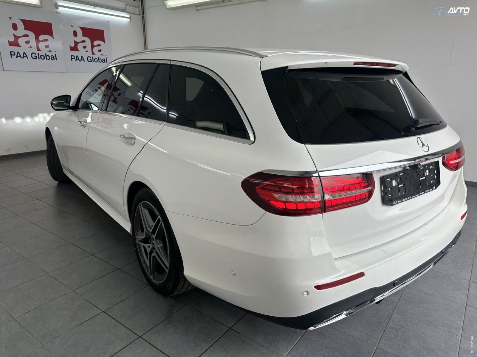 Mercedes-Benz E 220D 147 KW DIGITAL KOKPIT KLJUKA LED.NAVI.KOŽA AMG, fotografija 3