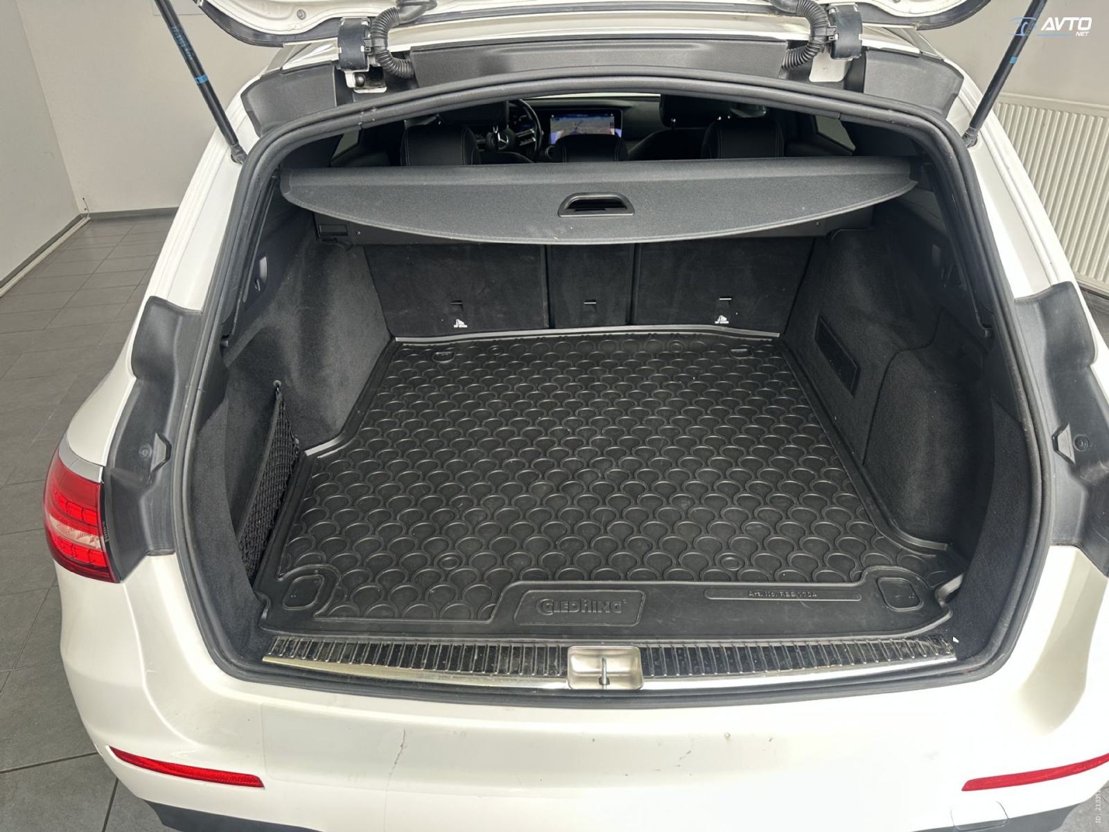 Mercedes-Benz E 220D 147 KW DIGITAL KOKPIT KLJUKA LED.NAVI.KOŽA AMG, fotografija 10