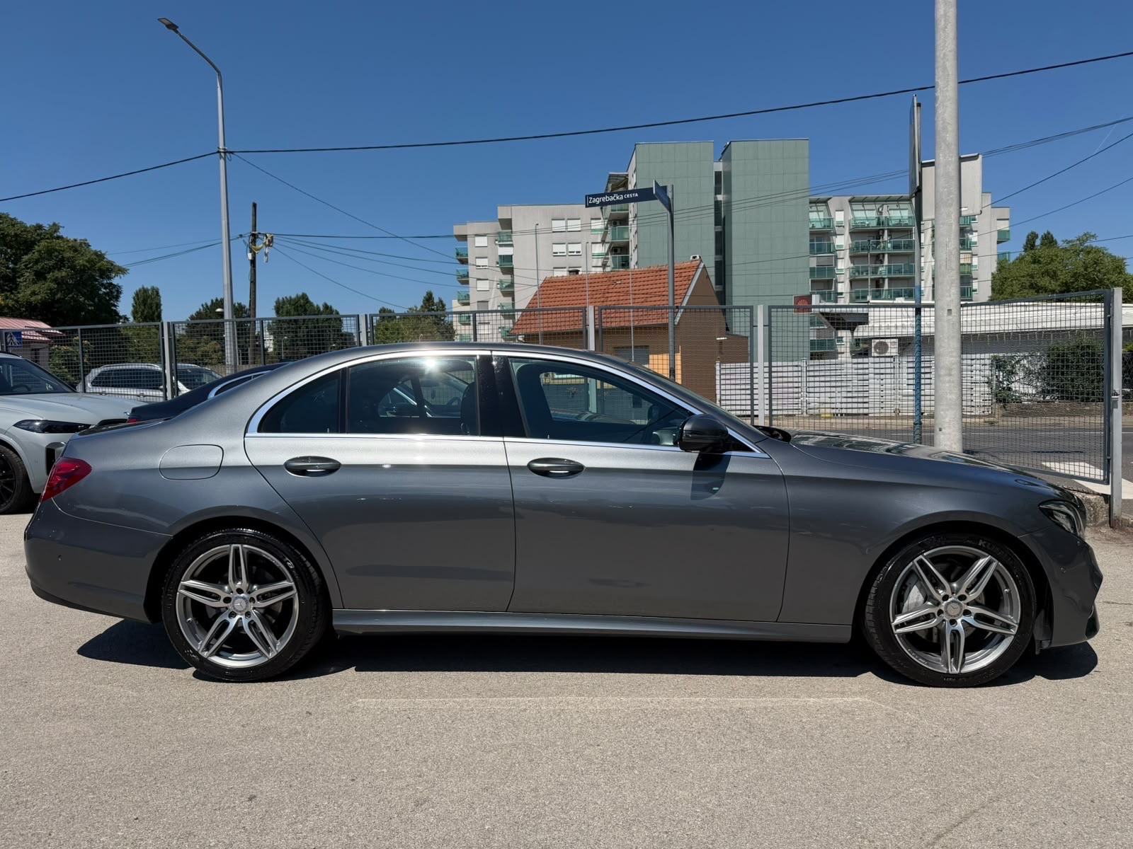 Mercedes-Benz E 220d AMG **WIDESCREEN**, fotografija 4