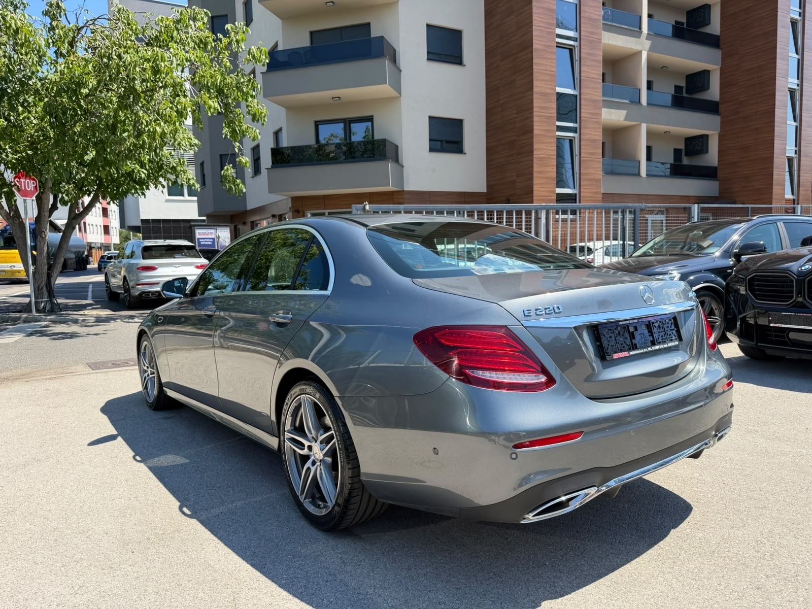 Mercedes-Benz E 220d AMG **WIDESCREEN**, fotografija 7