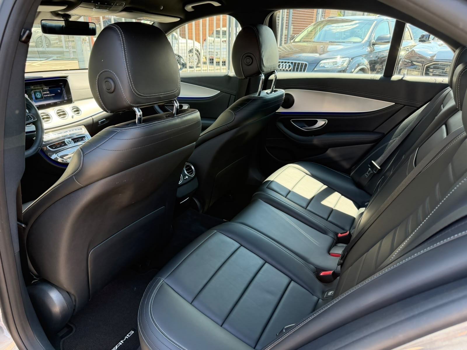 Mercedes-Benz E 220d AMG **WIDESCREEN**, fotografija 12