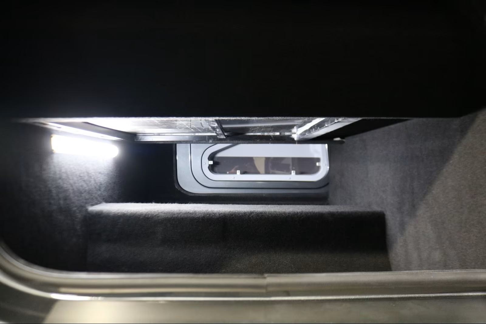 Mercedes-Benz E 220D POGREBNO VOZILO, fotografija 18