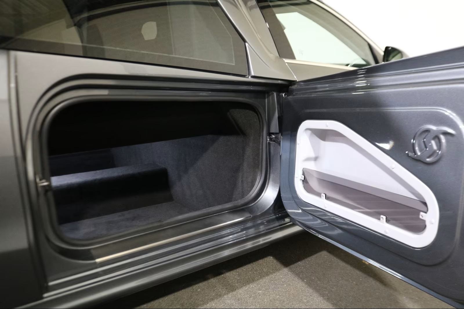 Mercedes-Benz E 220D POGREBNO VOZILO, fotografija 17