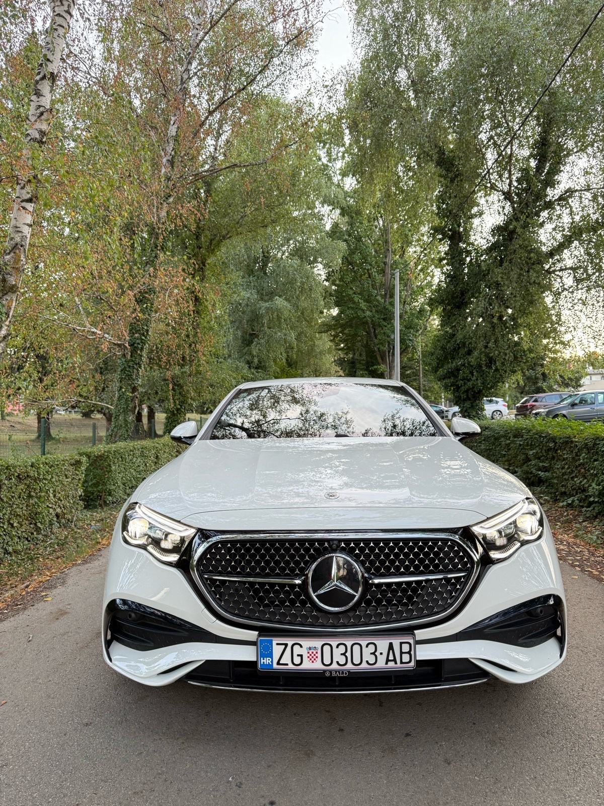 Mercedes-Benz E 300 e AMG line, fotografija 3