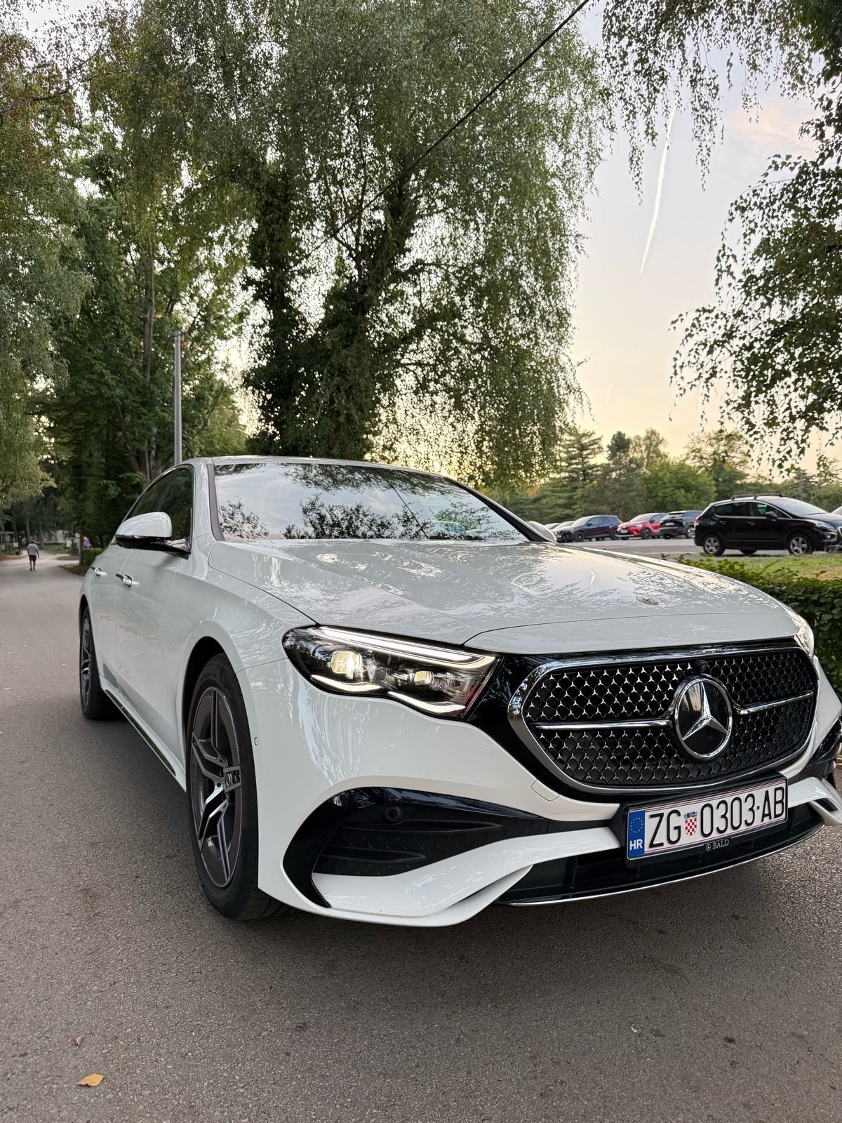 Mercedes-Benz E 300 e AMG line, fotografija 2