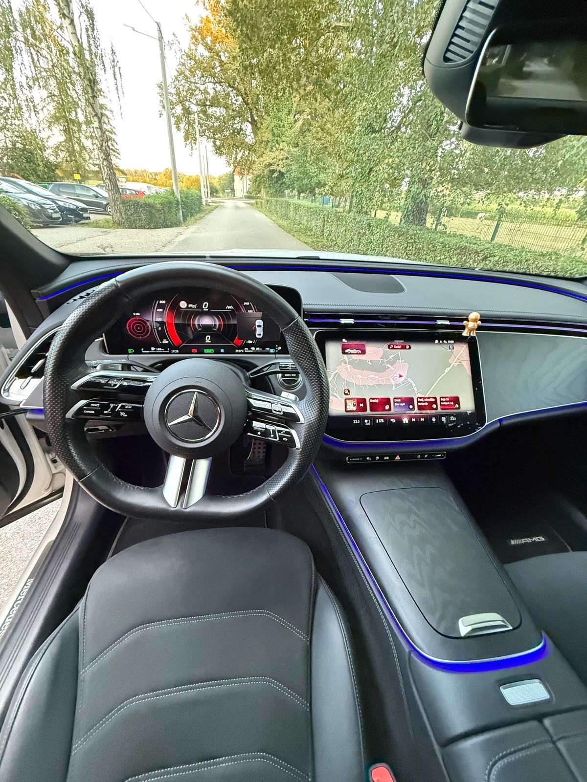 Mercedes-Benz E 300 e AMG line, fotografija 9