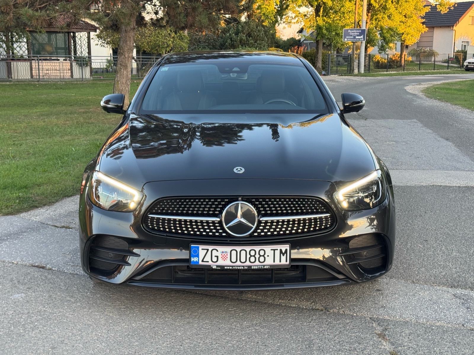 MERCEDES BENZ E-300de , AMG -PAKET , 46000 KM , TOP STANJE KAO NOV, fotografija 5