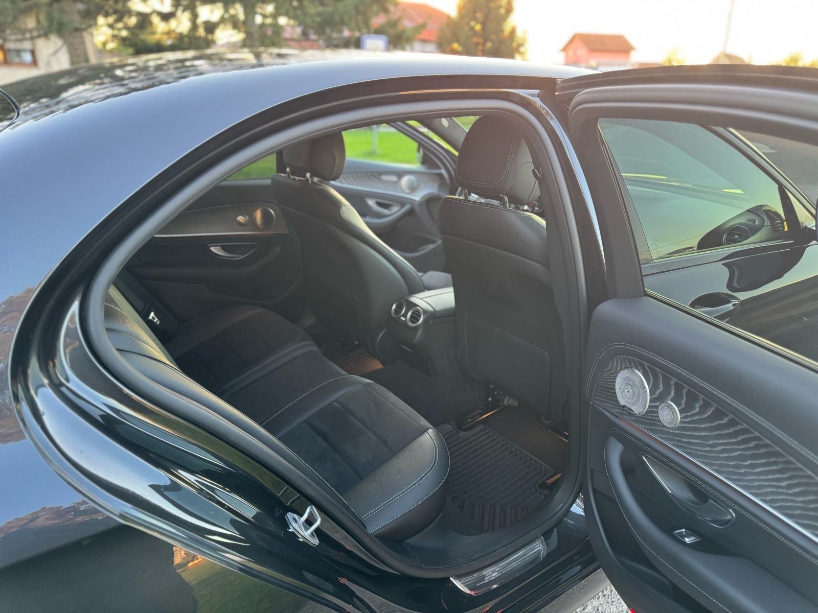 MERCEDES BENZ E-300de , AMG -PAKET , 46000 KM , TOP STANJE KAO NOV, fotografija 14