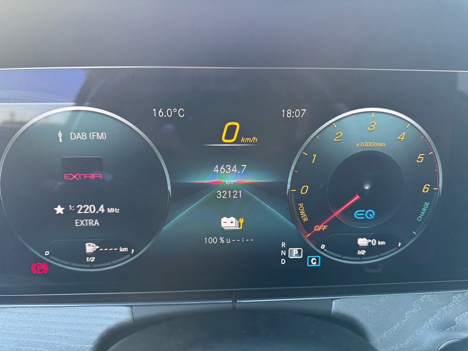 MERCEDES BENZ E-300de , AMG -PAKET , 46000 KM , TOP STANJE KAO NOV, fotografija 19