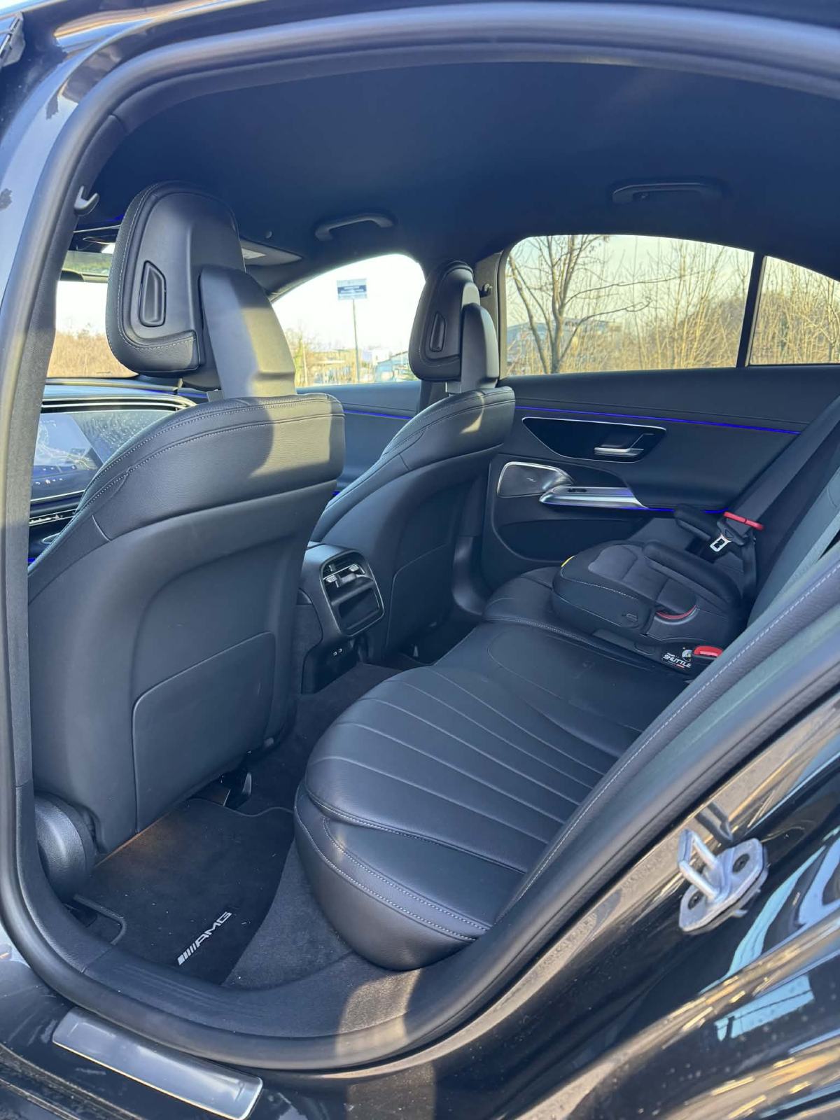Mercedes-Benz E 300e AMG, 313HP, u PDV, fotografija 19