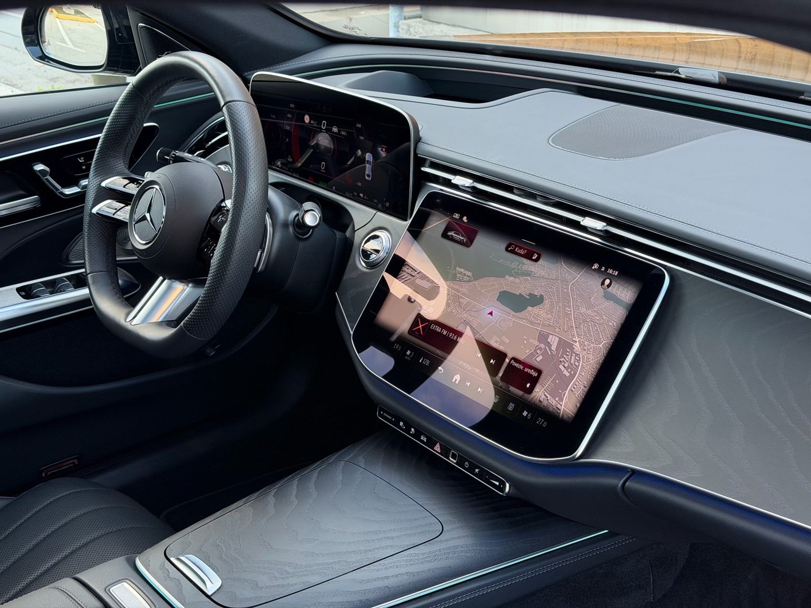 MERCEDES-BENZ E 300e AMG, 360 KAMERA, BURMESTER, PANORAMA, ZRAČNI, fotografija 17
