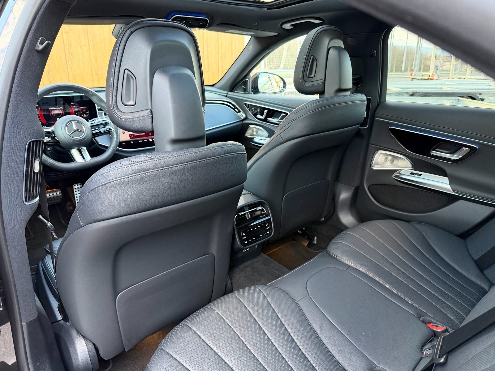 MERCEDES-BENZ E 300e AMG, 360 KAMERA, BURMESTER, PANORAMA, ZRAČNI, fotografija 18