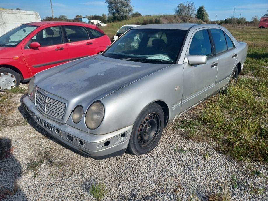 Mercedes-Benz E-klasa 200 *40 g.uvozimo osobna i teretna vozila, 2000 god.