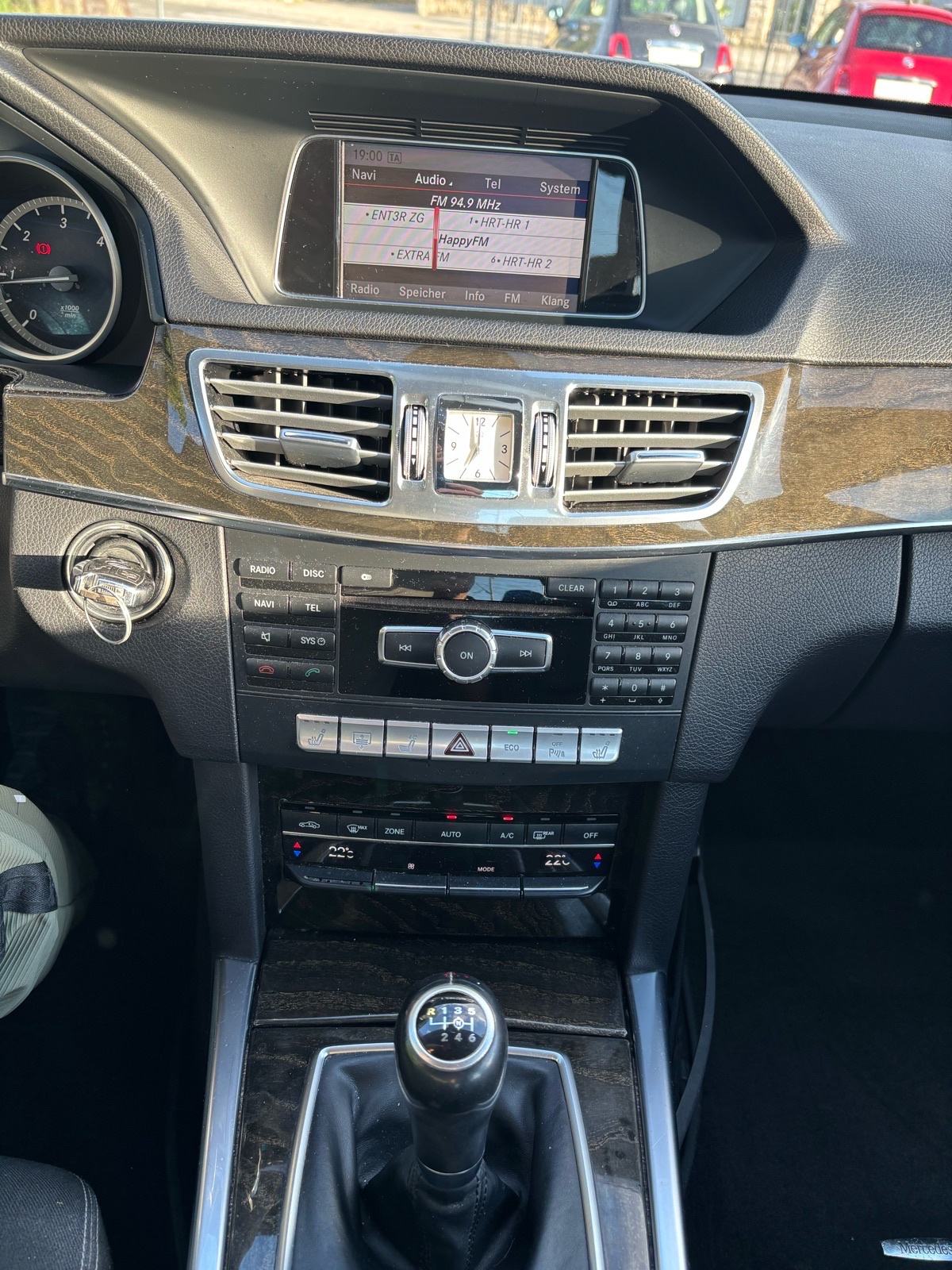 Mercedes-Benz E-klasa 200 CDI-NAVI-AUTO KLIMA-ALU-TEMPOMAT-MFV-KARTICE, fotografija 19