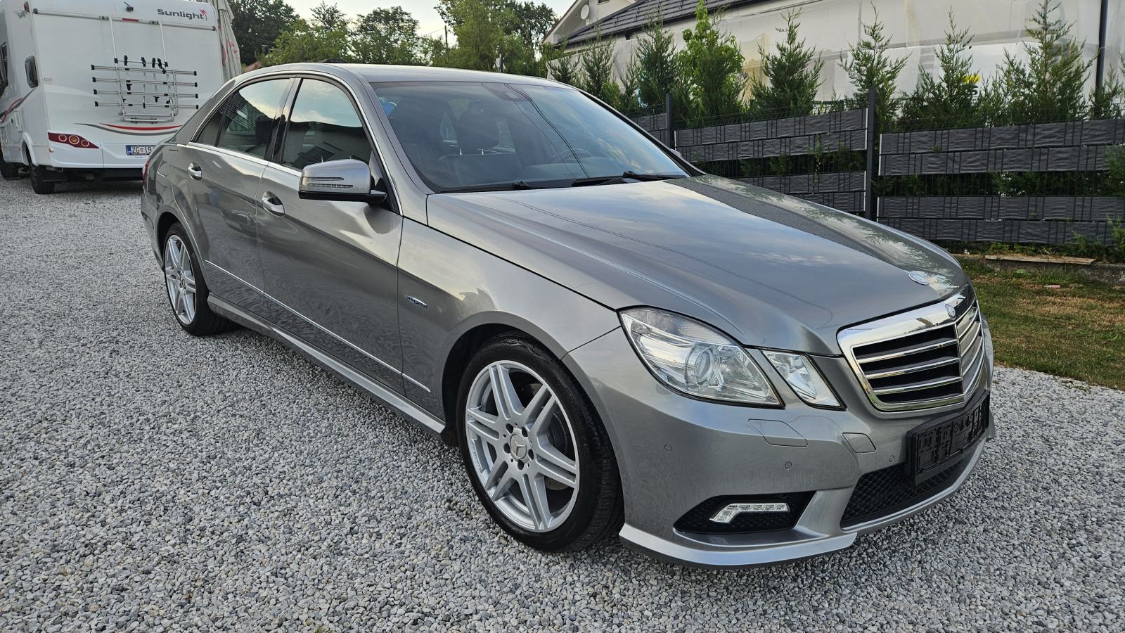 Mercedes-Benz E-klasa 200 CDI Avangarde AMG paket alu 18",, pogled izvana - slika 1