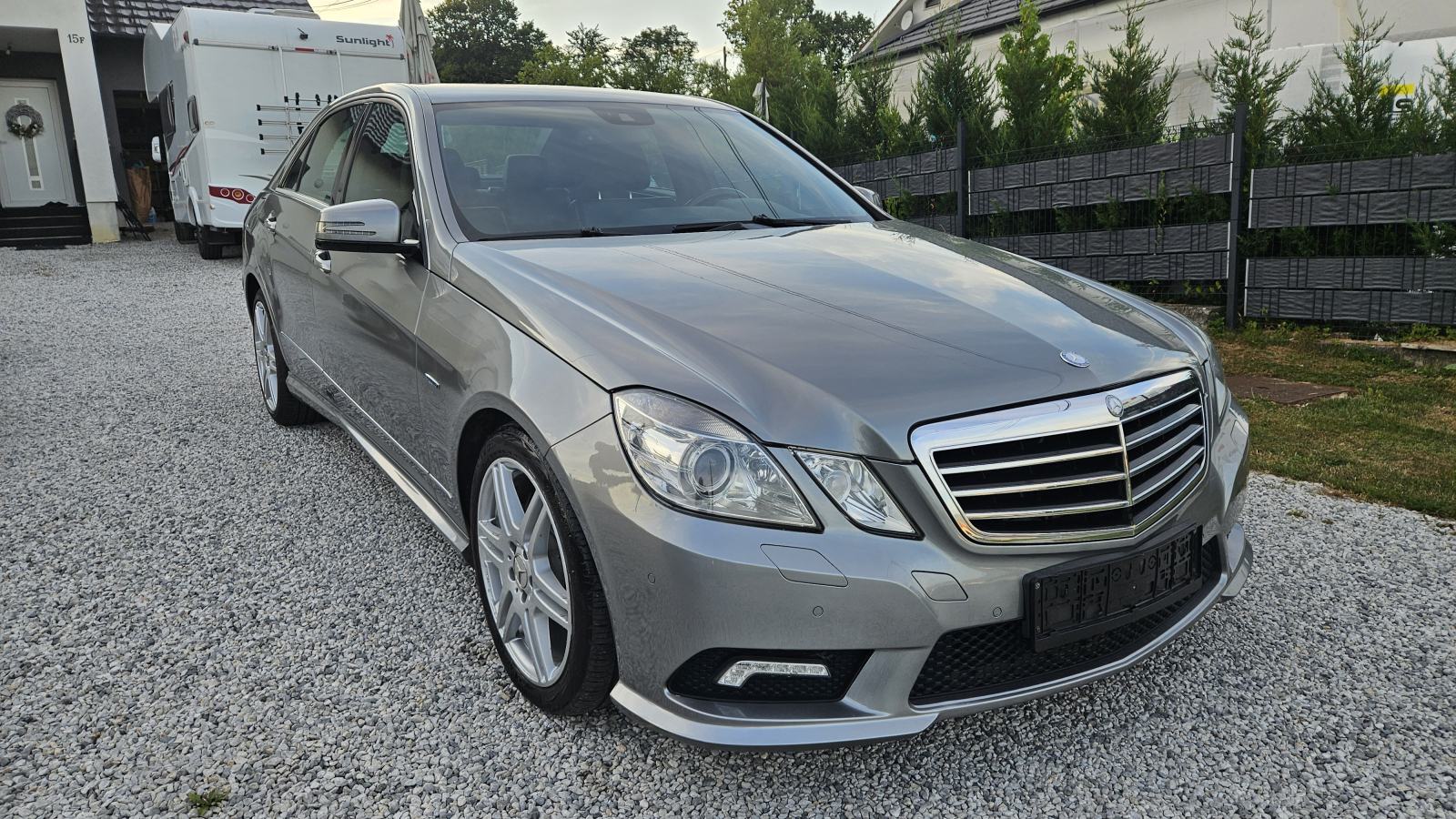 Mercedes-Benz E-klasa 200 CDI Avangarde AMG paket alu 18",, pogled izvana - slika 2