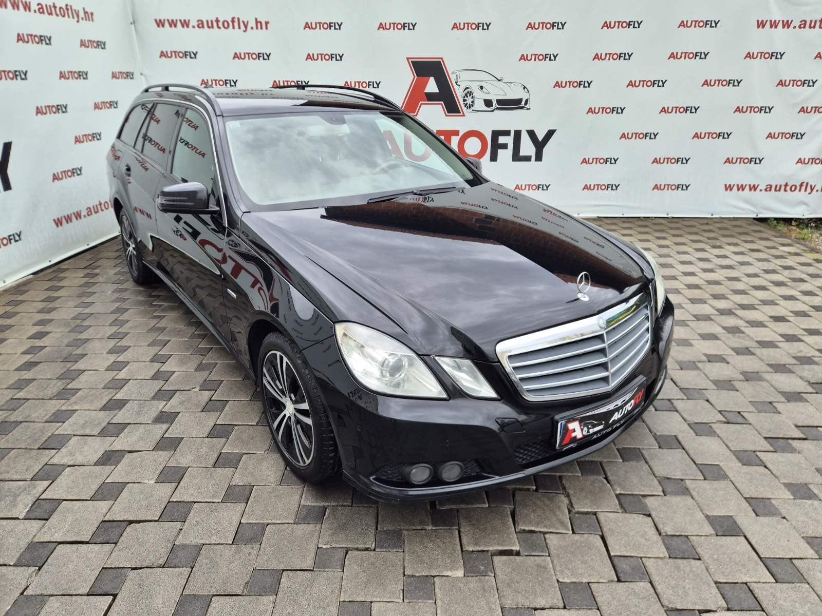 Mercedes-Benz E-klasa 200 CDI T-model, Navigacija, Koža, Tempomat, 17", fotografija 1