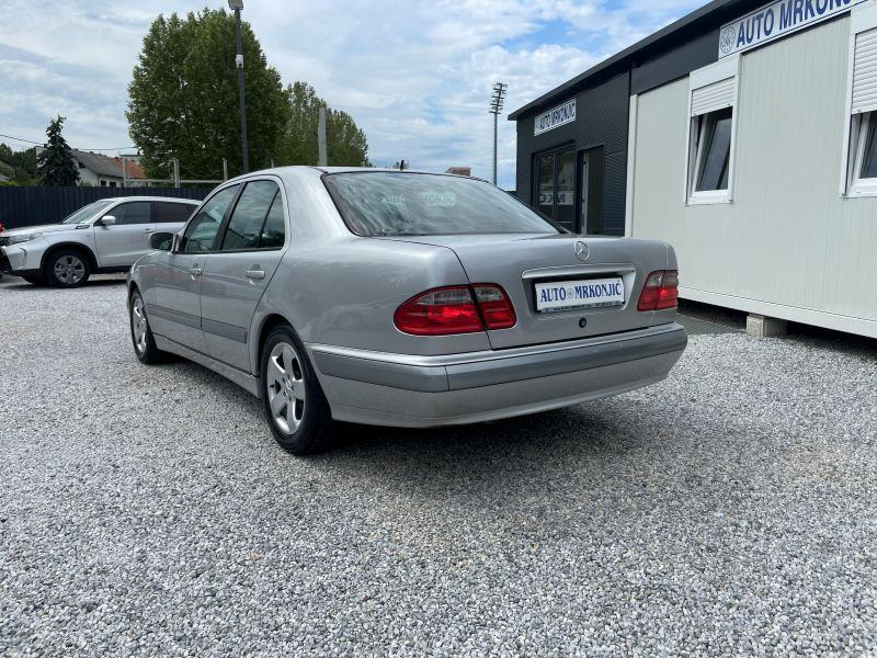 Mercedes-Benz E-klasa 200 CDI * SERVISNA * 1.VLASNIK * REG DO 10/2026, pogled izvana - slika 4