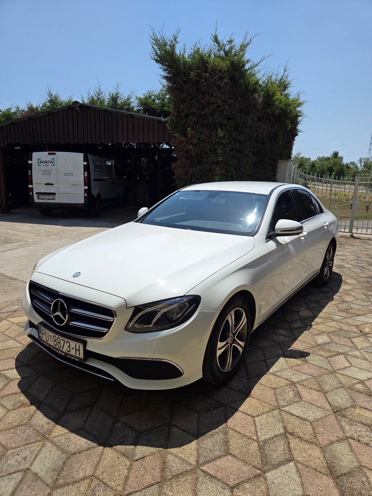Mercedes-Benz E-klasa 200 D automatik, fotografija 3