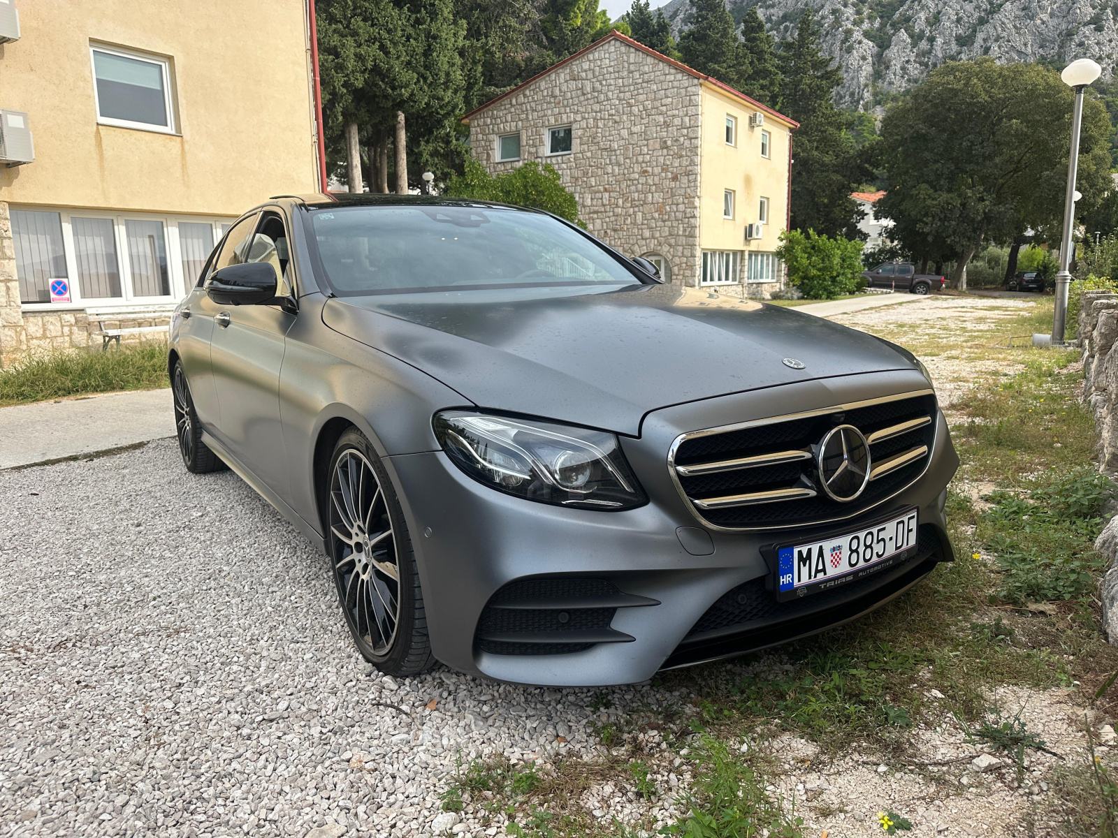 Mercedes-Benz E-klasa 200 D automatik, pogled izvana - slika 1