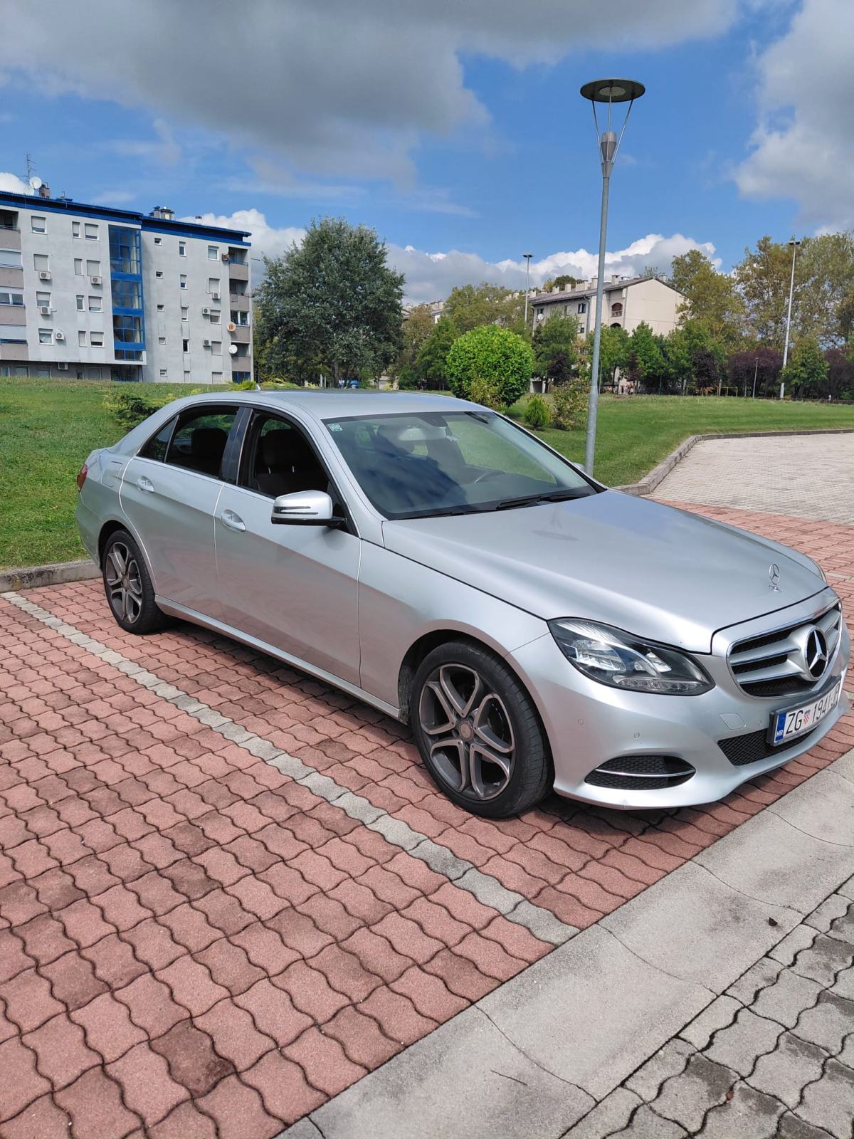 Mercedes-Benz E-klasa 200 d automatik, fotografija 1