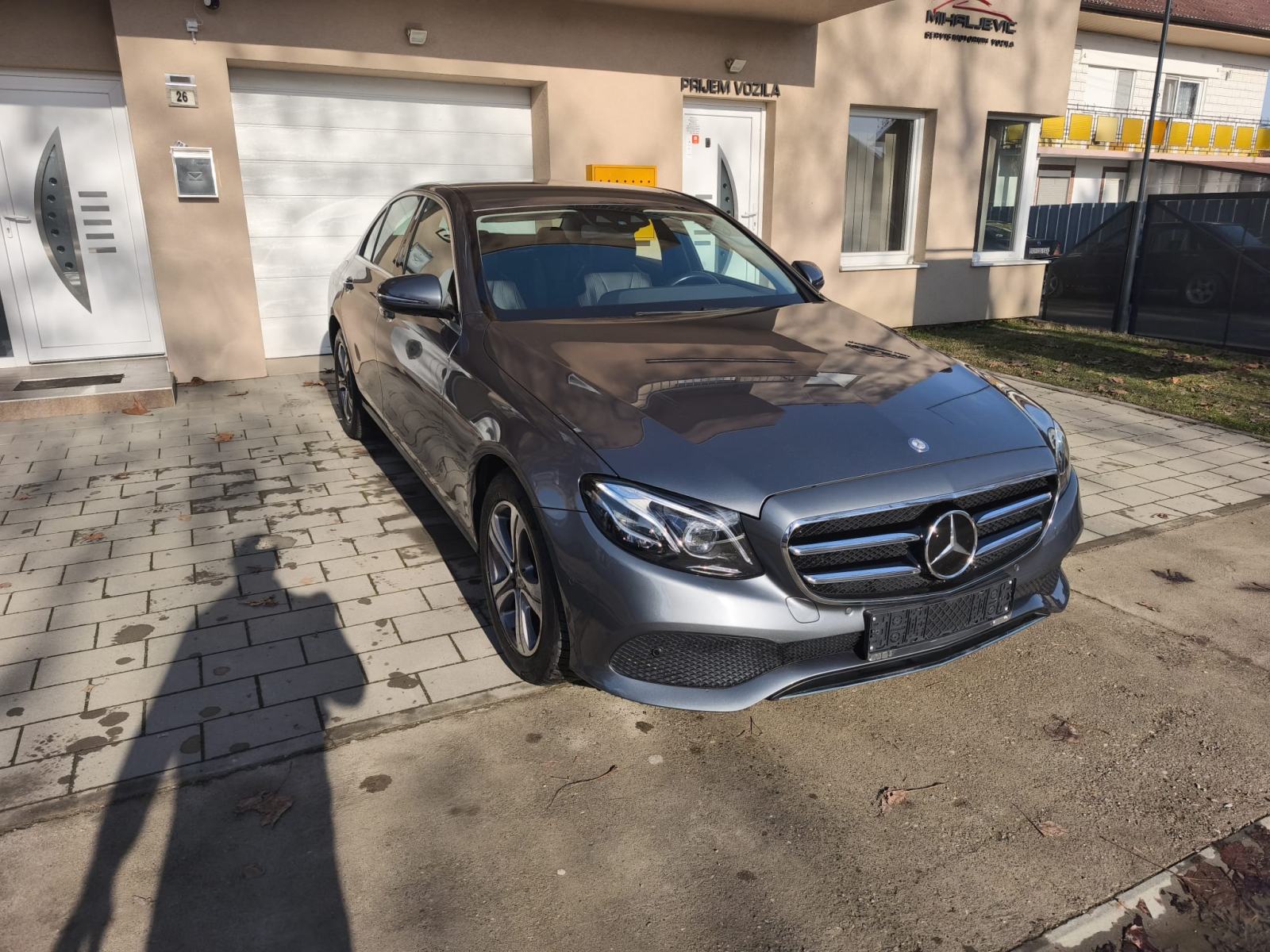 Mercedes-Benz E-klasa 200 D, fotografija 2