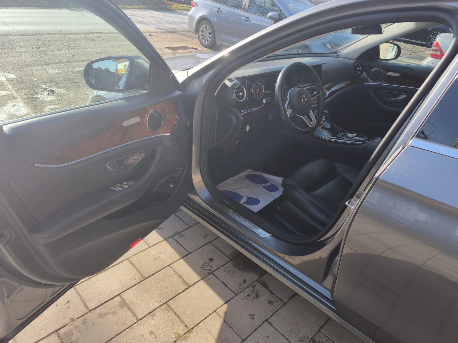 Mercedes-Benz E-klasa 200 D, fotografija 3