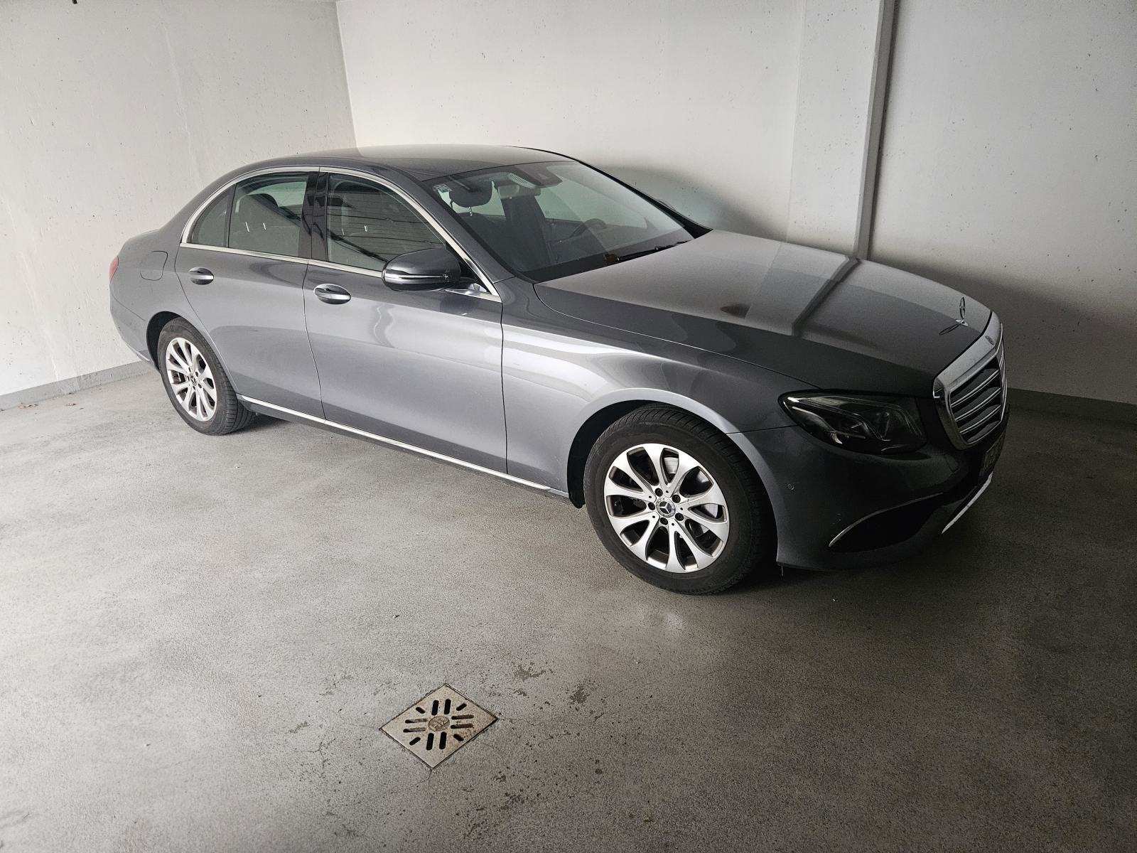 Mercedes-Benz E-klasa 200 D, fotografija 1